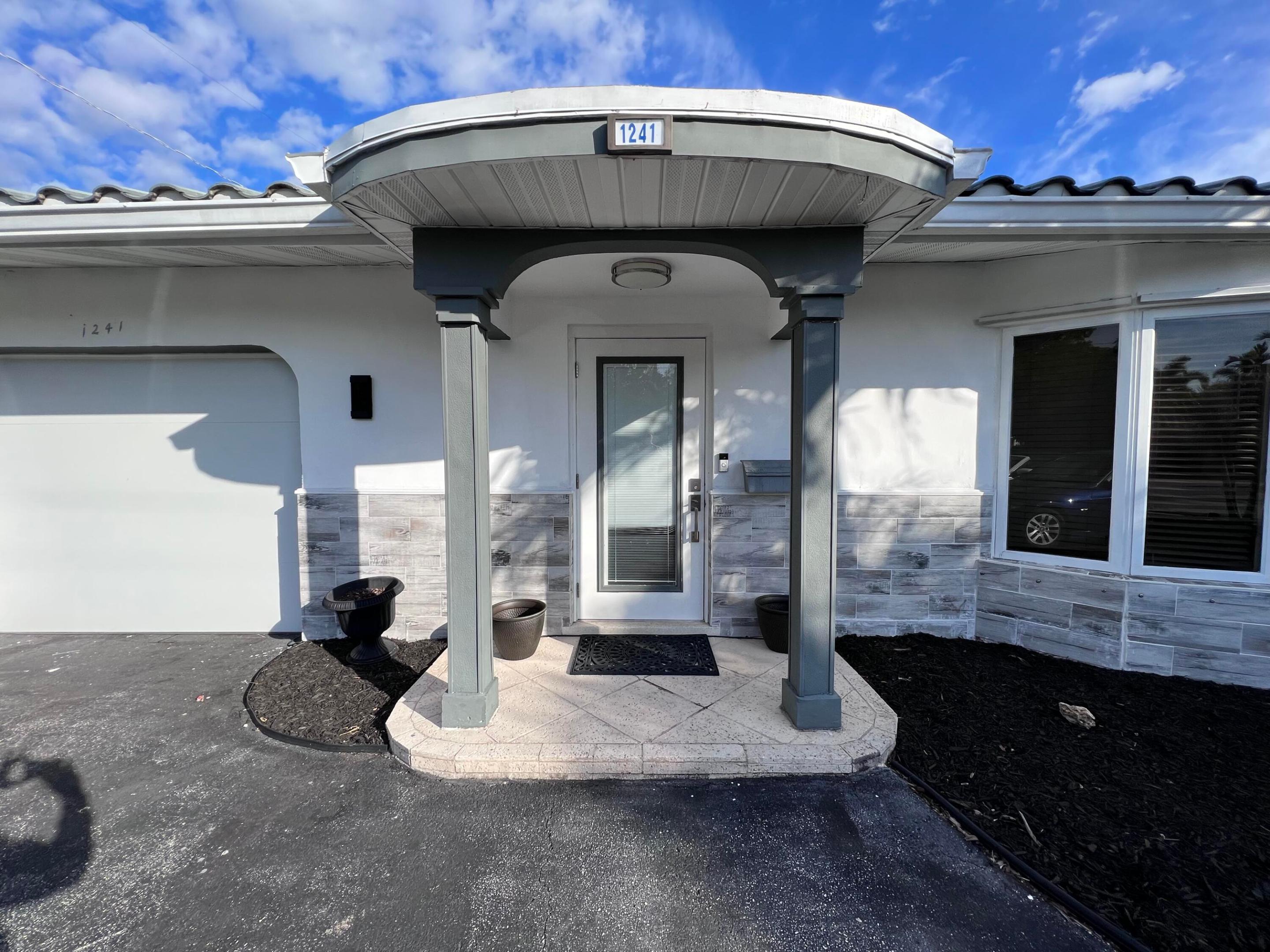 1241 SE 10 Street, Deerfield Beach