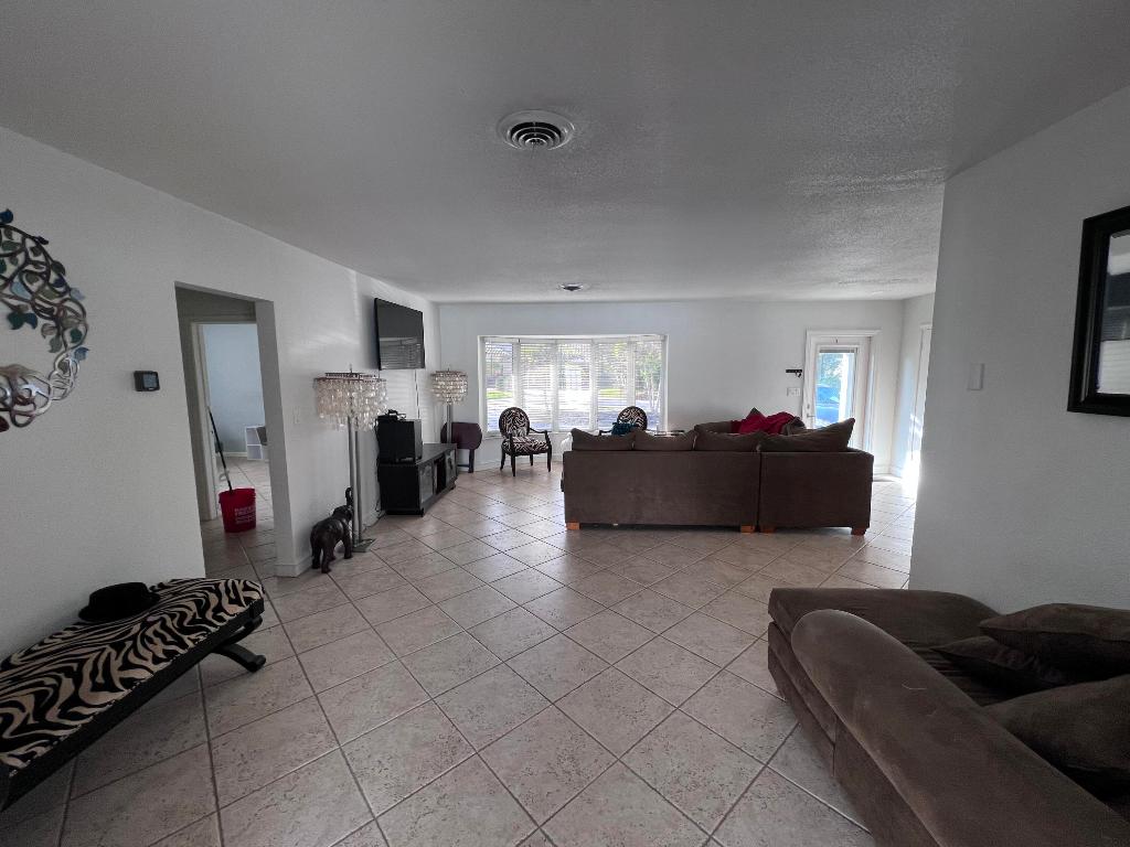 1241 SE 10 Street, Deerfield Beach