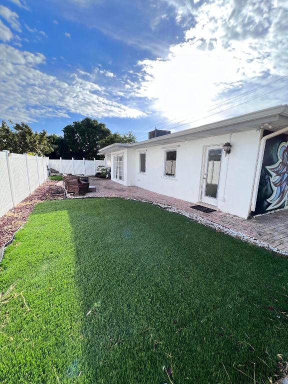 1241 SE 10 Street, Deerfield Beach