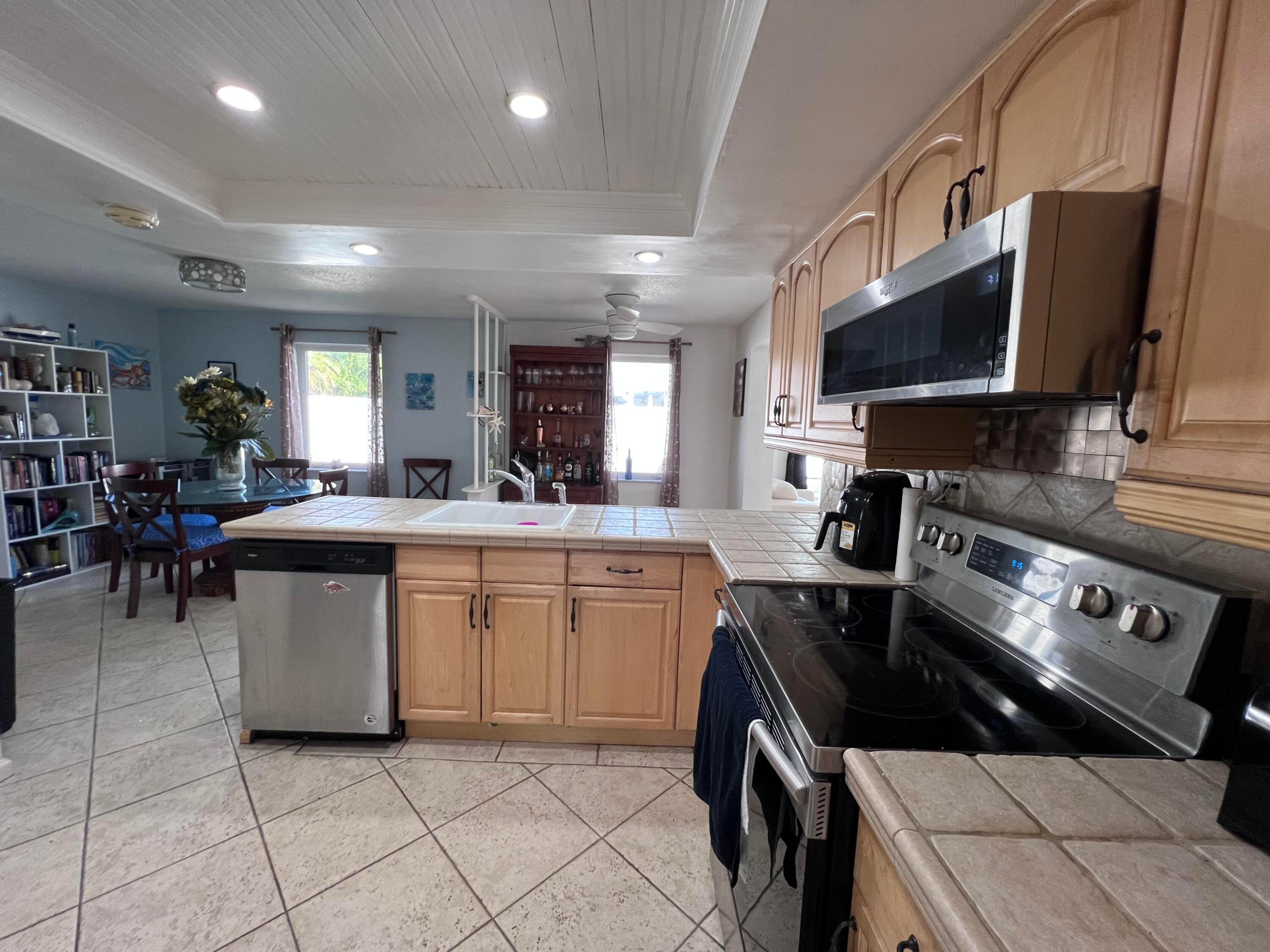 1241 SE 10 Street, Deerfield Beach