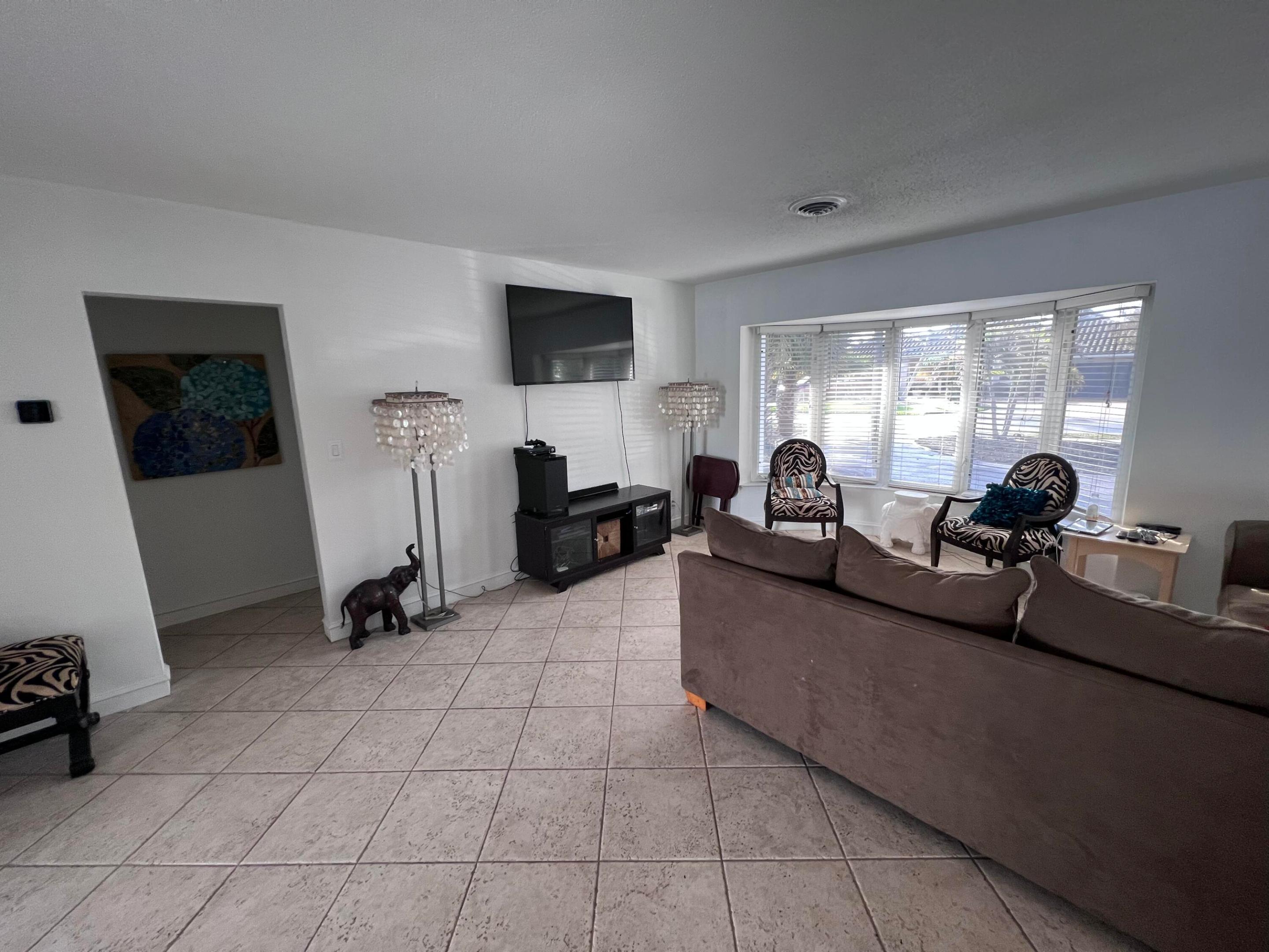 1241 SE 10 Street, Deerfield Beach