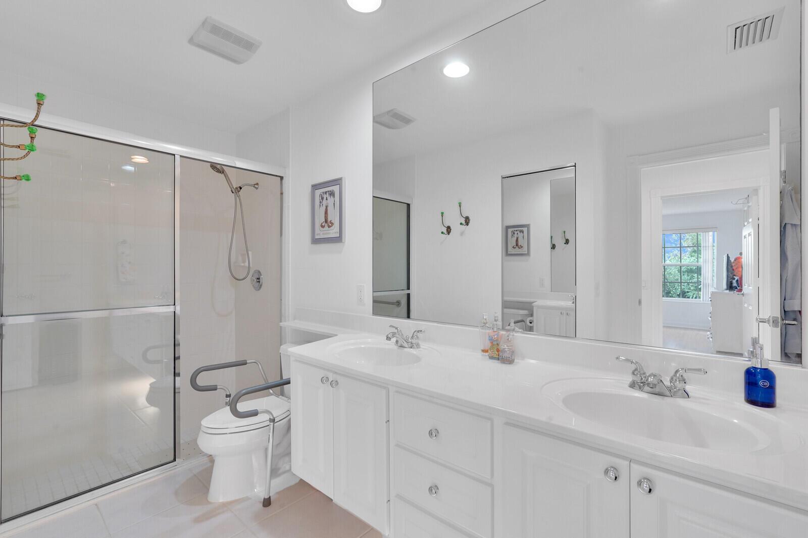 5041 Magnolia Bay Circle