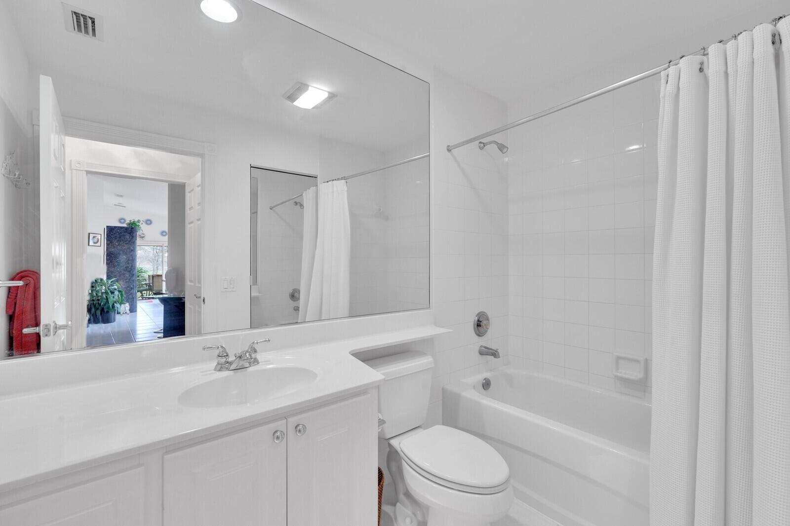 5041 Magnolia Bay Circle