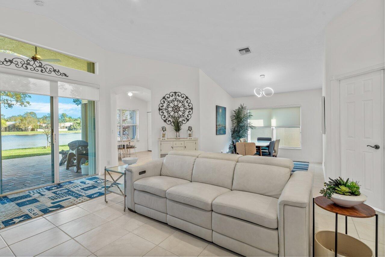 6586 Via Dante, Lake Worth
