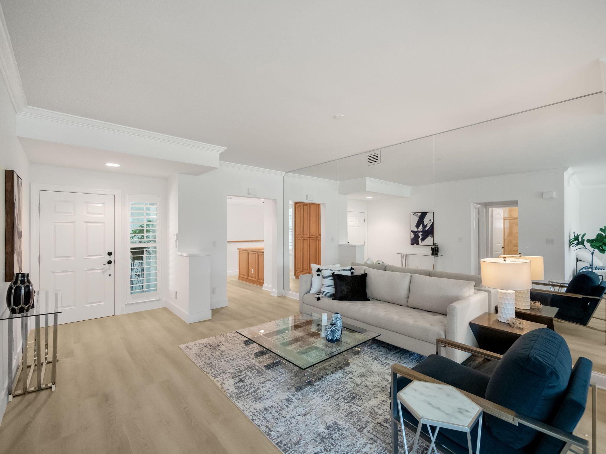 607 Mainsail Circle