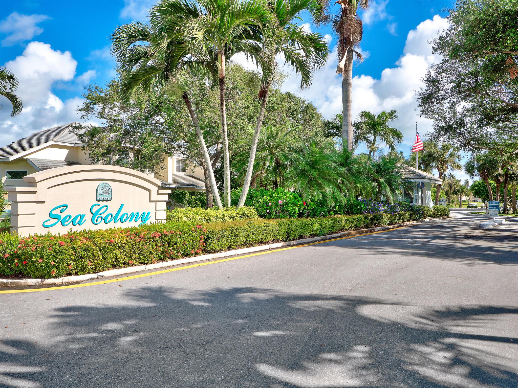 607 Mainsail Circle