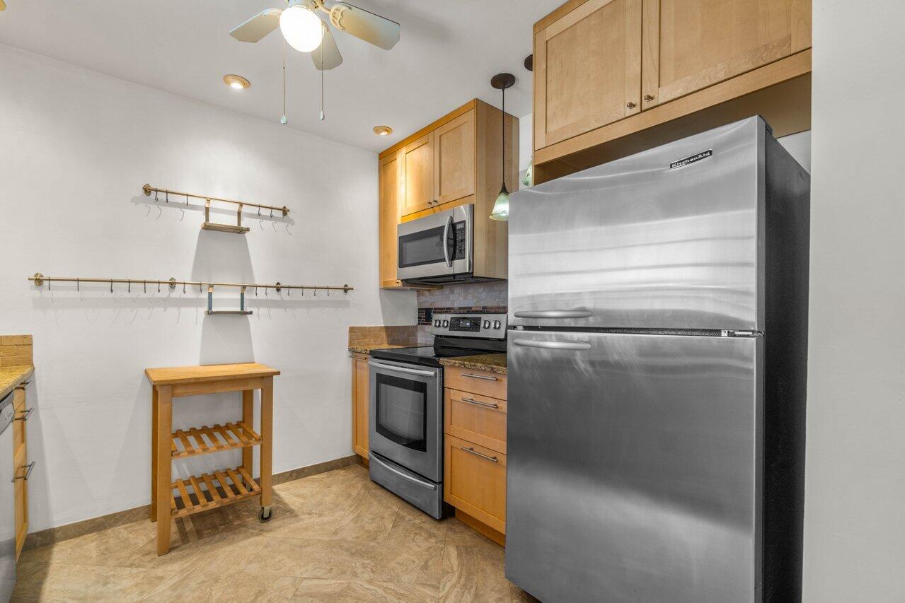 405 Us Highway 1, 203, North Palm Beach Unit: 203