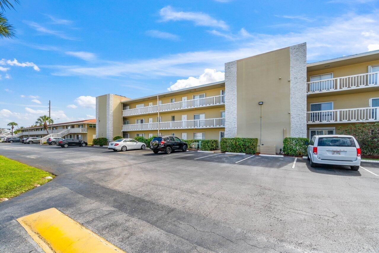 405 Us Highway 1, 203, North Palm Beach Unit: 203