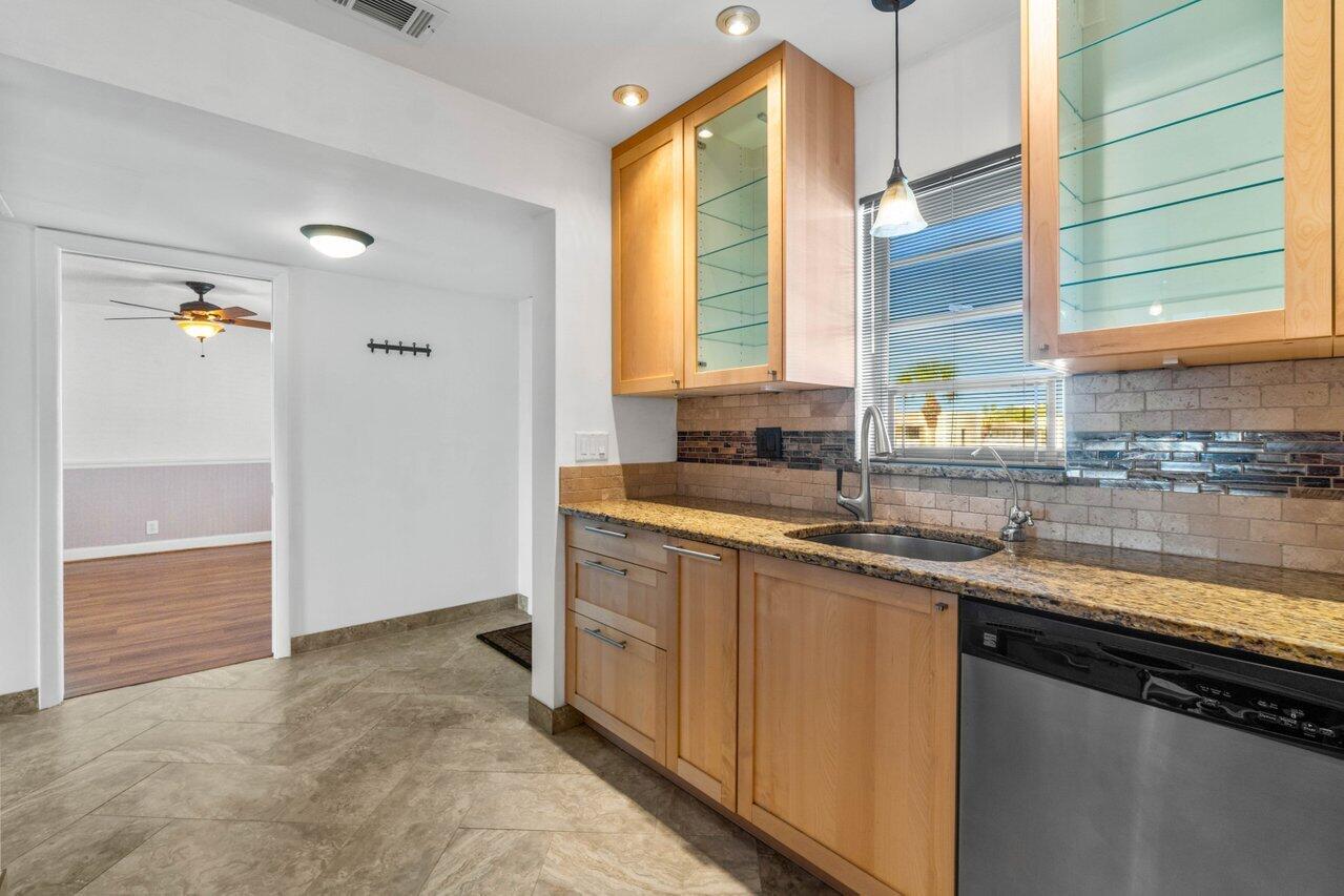 405 Us Highway 1, 203, North Palm Beach Unit: 203