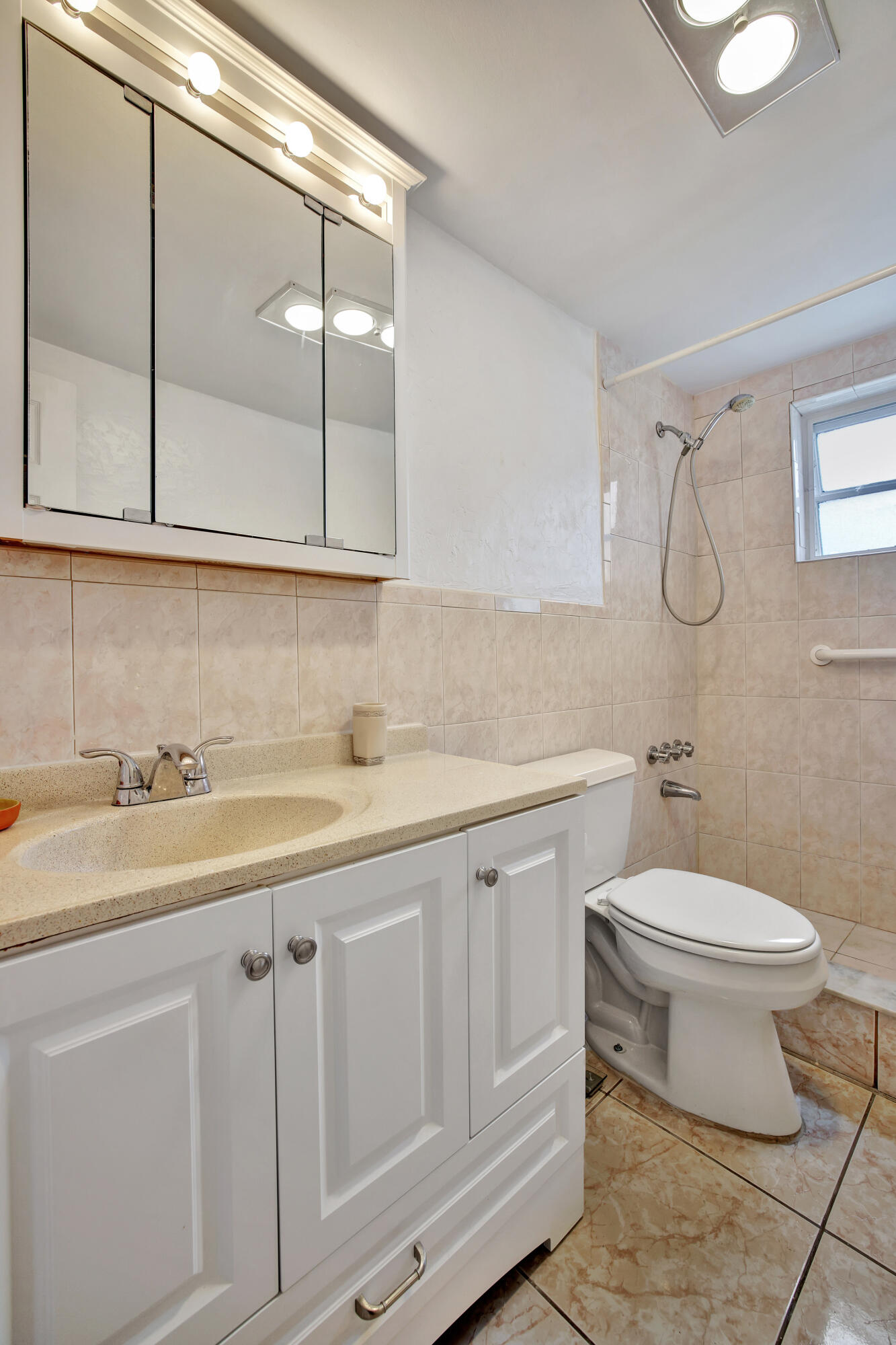 17090 NE 14th Avenue 101, North Miami Beach Unit: 101