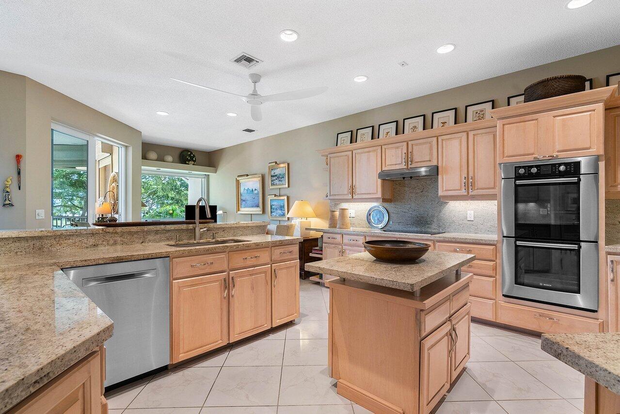 196 Orange Tree Drive, Atlantis