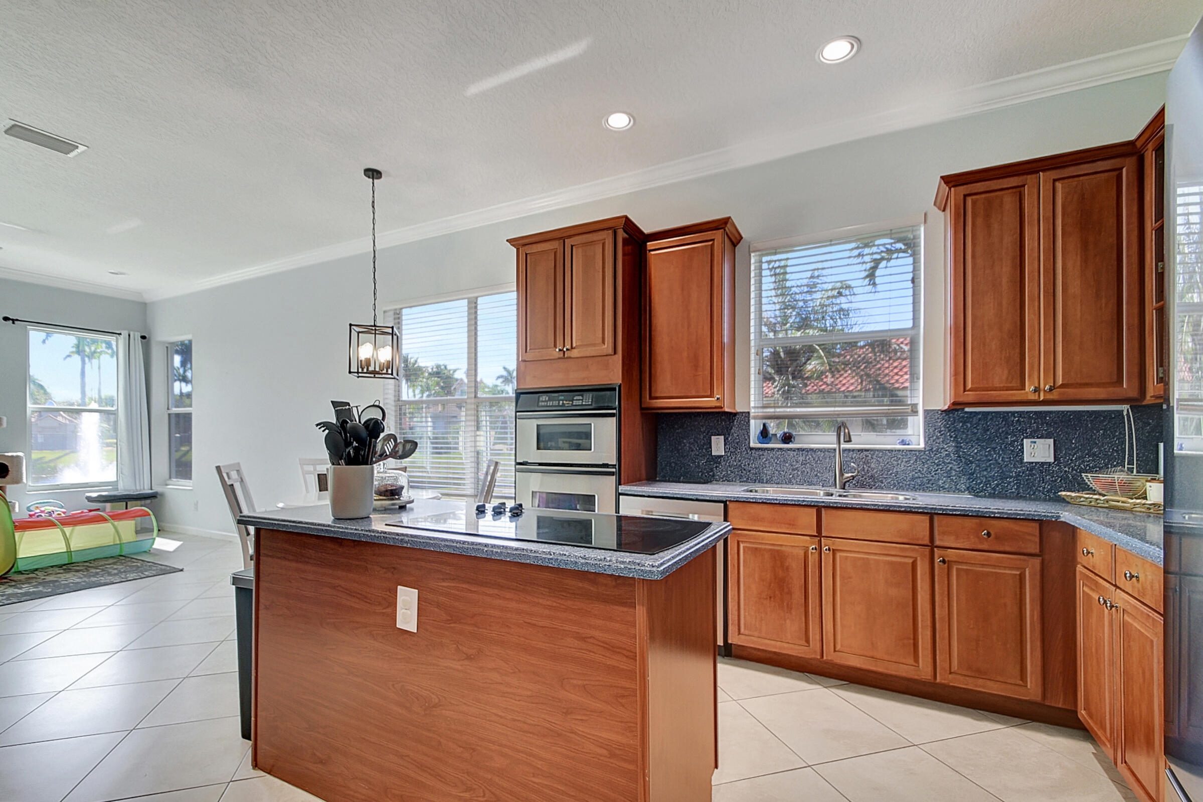 6530 Jog Estates Lane, Boynton Beach
