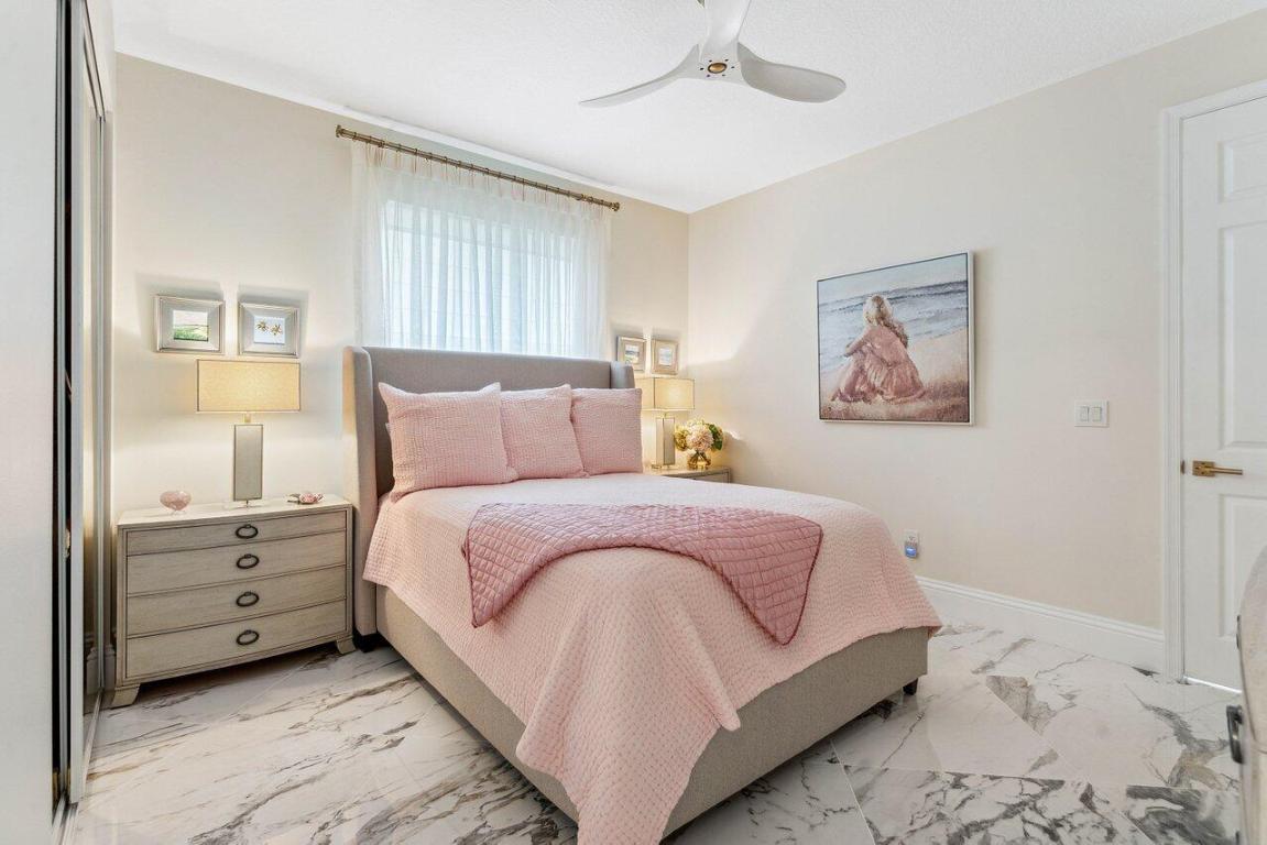 100 N Country Club Boulevard, Atlantis