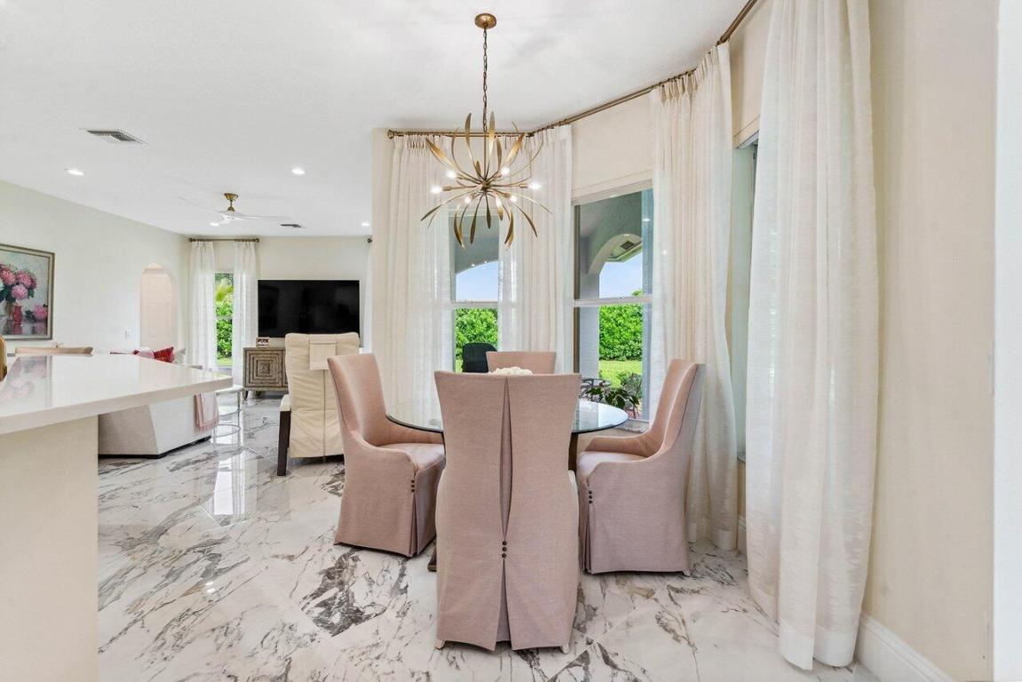 100 N Country Club Boulevard, Atlantis