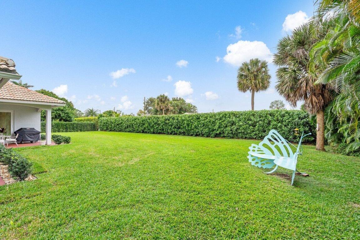 100 N Country Club Boulevard, Atlantis