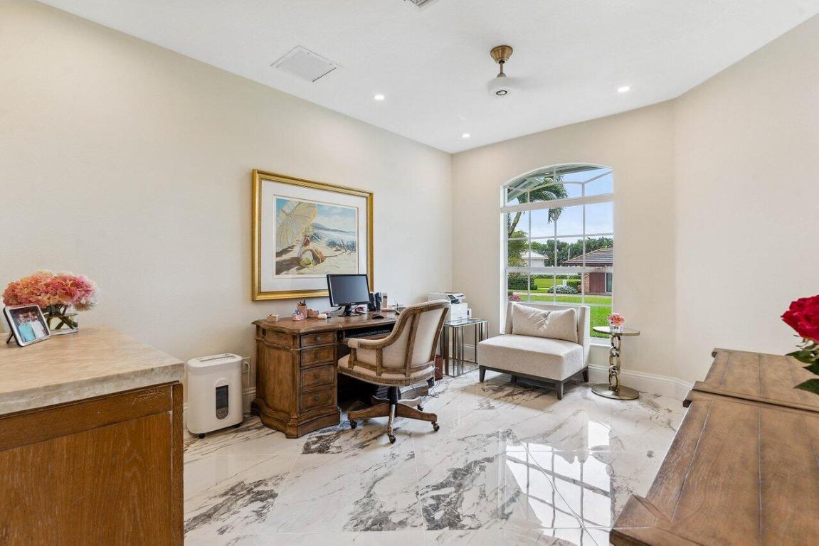 100 N Country Club Boulevard, Atlantis