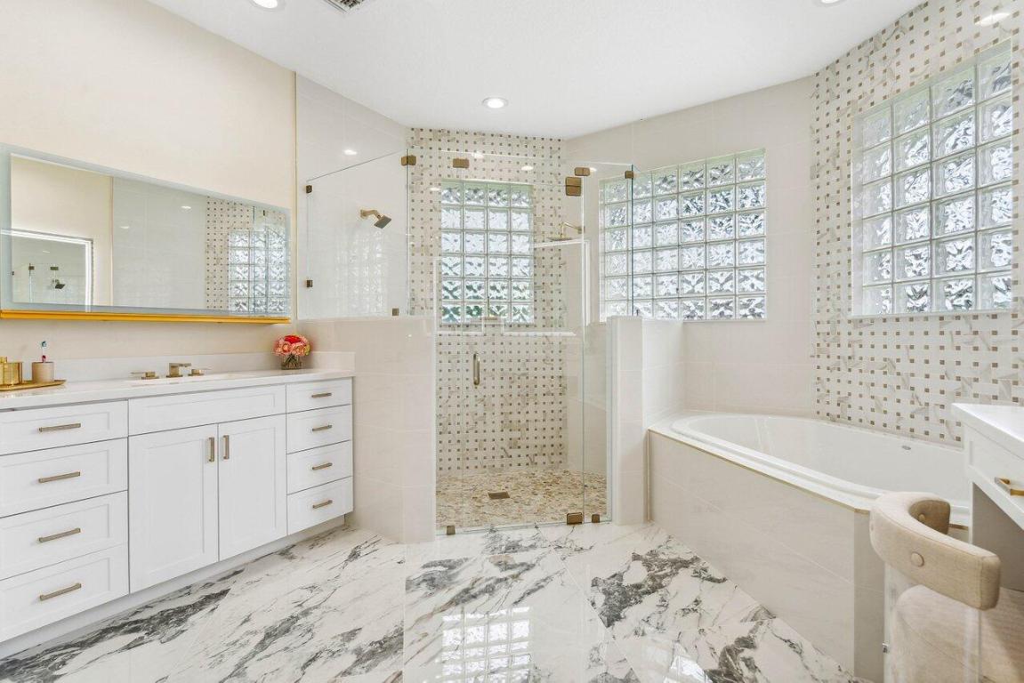 100 N Country Club Boulevard, Atlantis