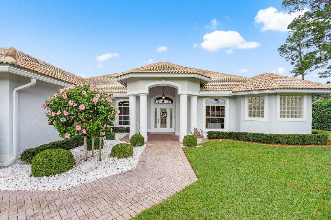 100 N Country Club Boulevard, Atlantis