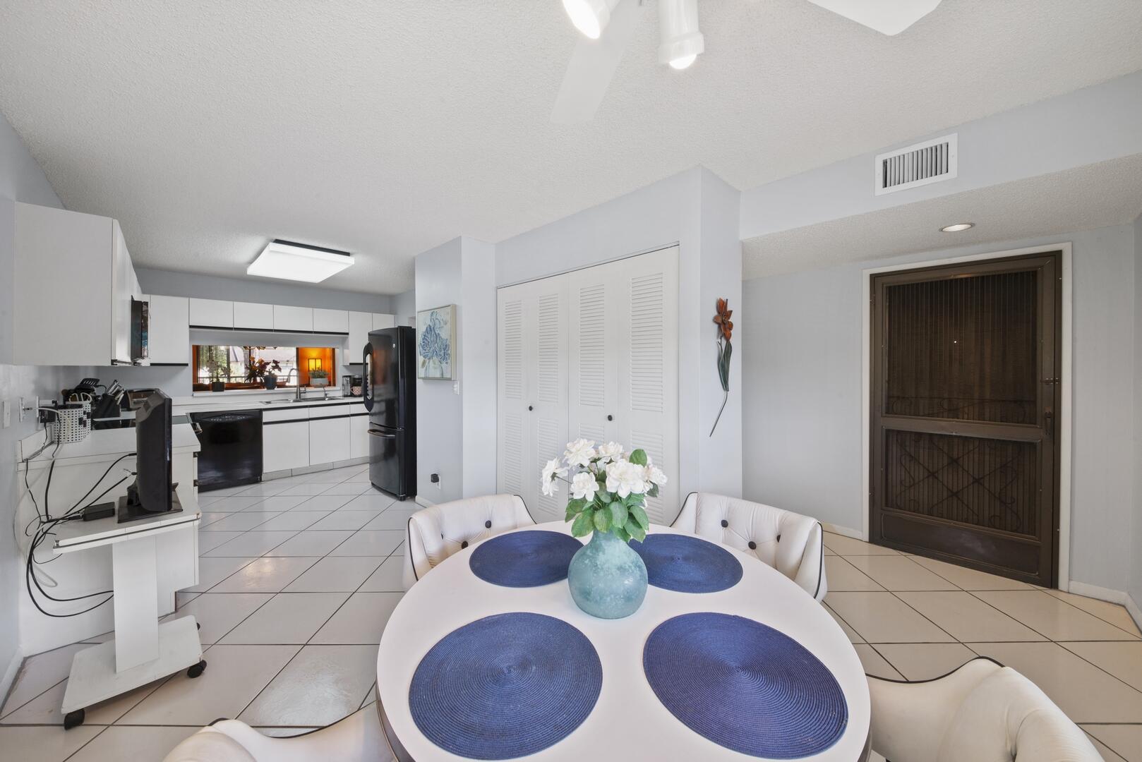 4725 Lucerne Lakes Boulevard 201, Lake Worth Unit: 201