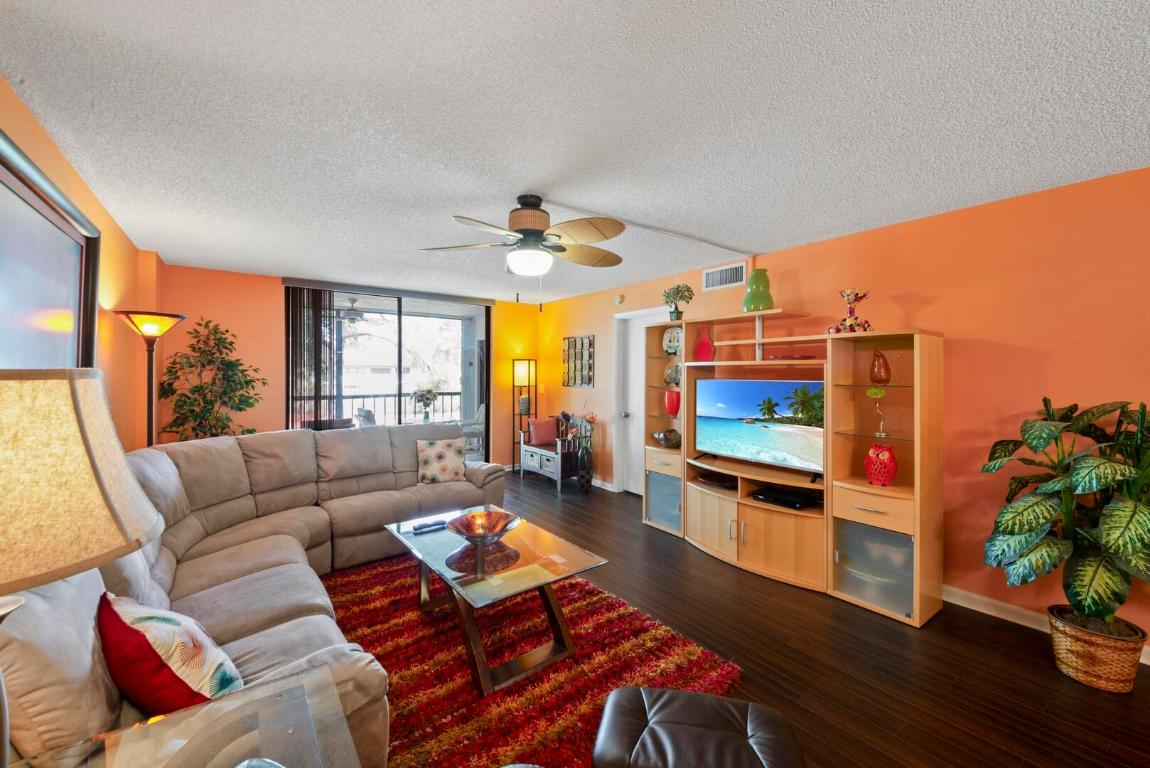 4725 Lucerne Lakes Boulevard 201, Lake Worth Unit: 201