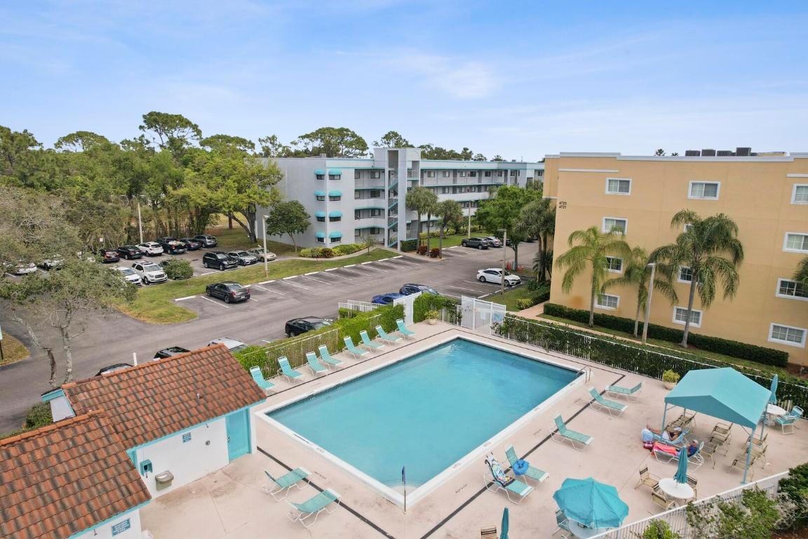 4725 Lucerne Lakes Boulevard 201, Lake Worth Unit: 201