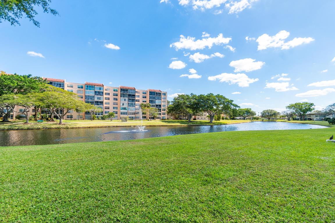 27 Abbey Lane 103, Delray Beach Unit: 103