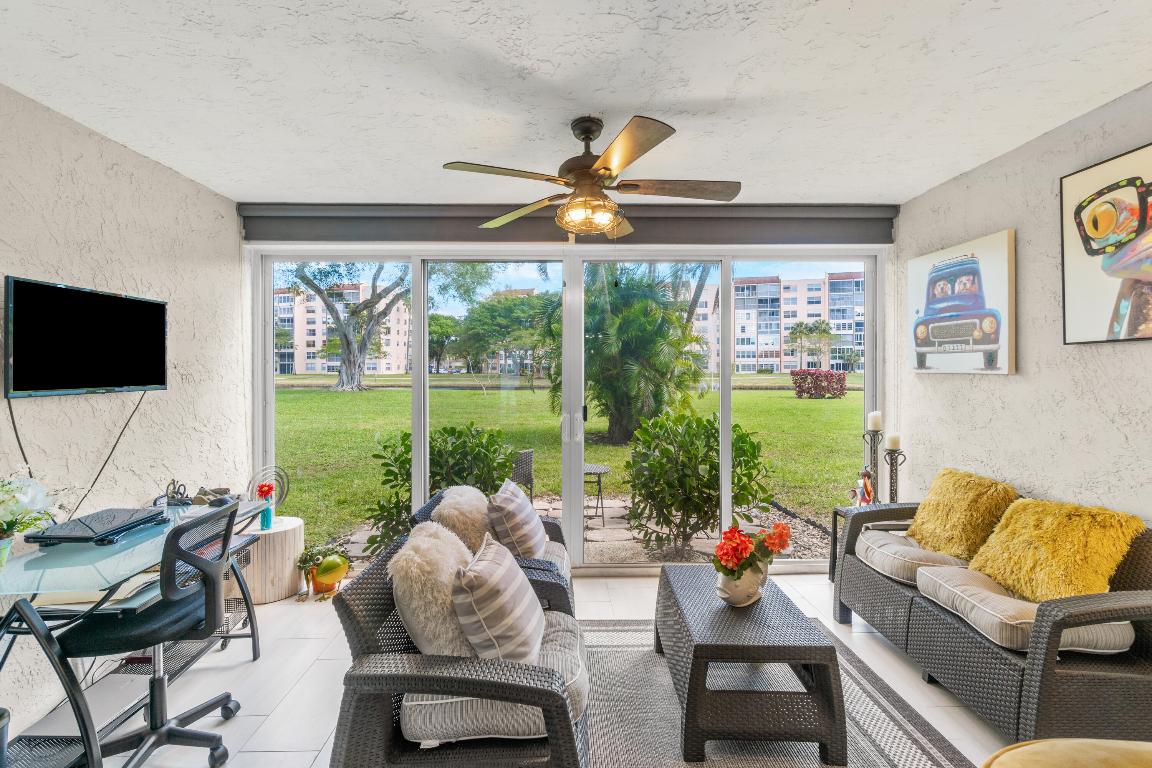 27 Abbey Lane 103, Delray Beach Unit: 103