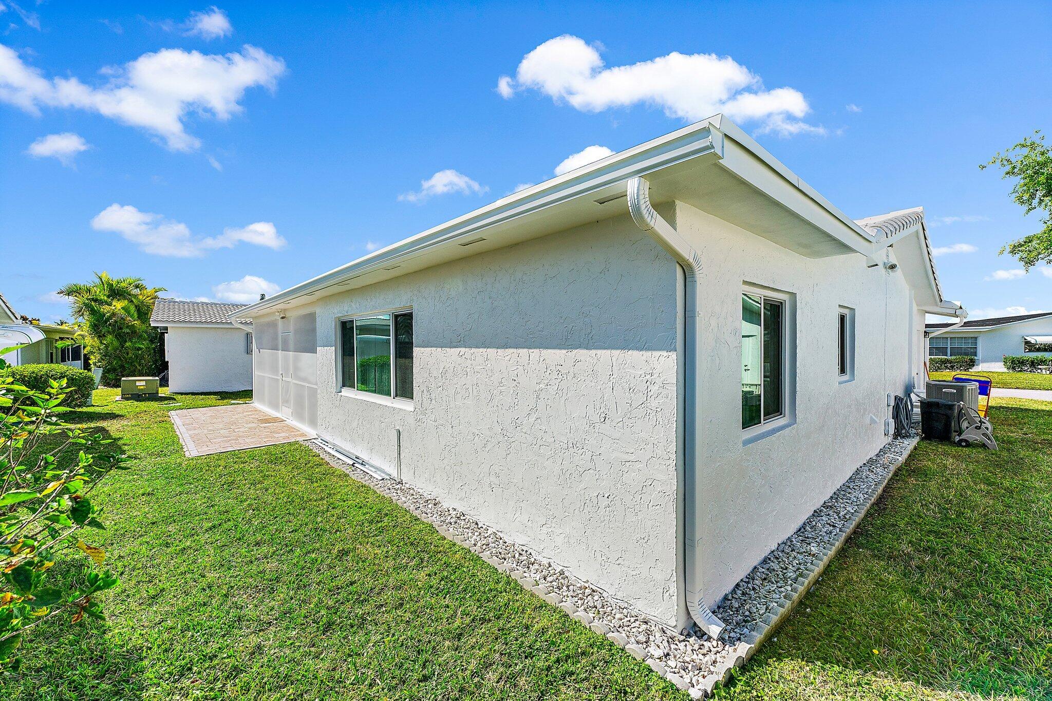 2102 SW 14th Place