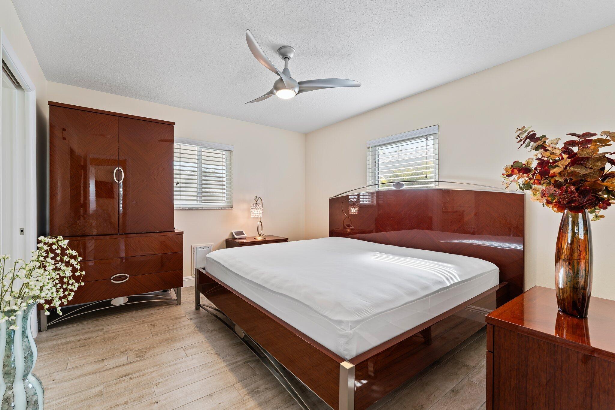 2102 SW 14th Place
