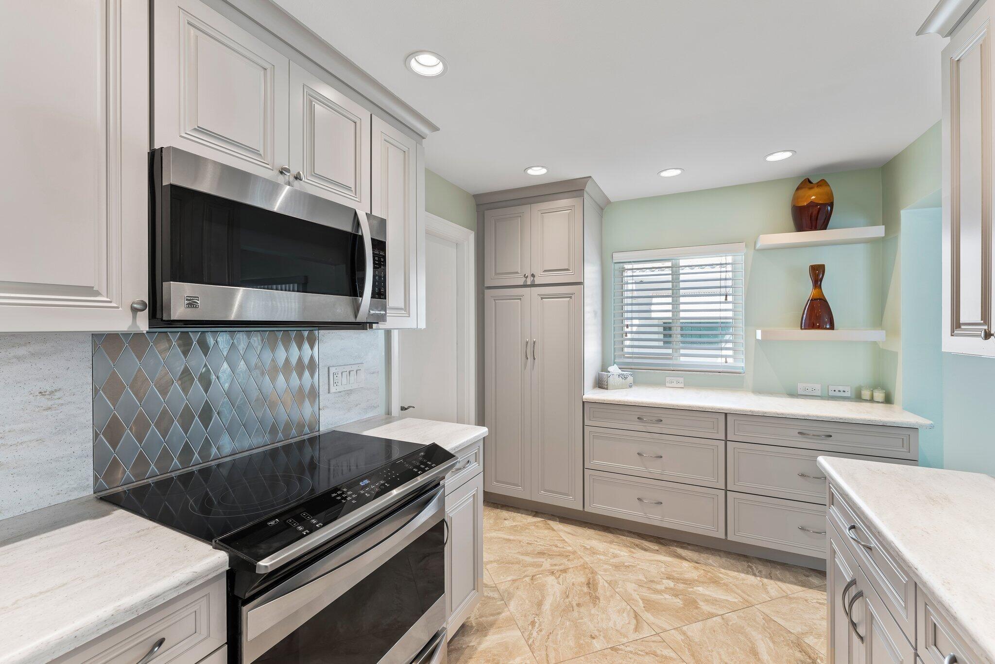 2102 SW 14th Place