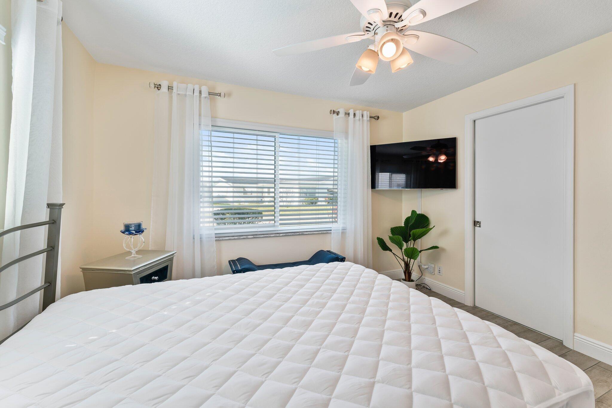 2102 SW 14th Place