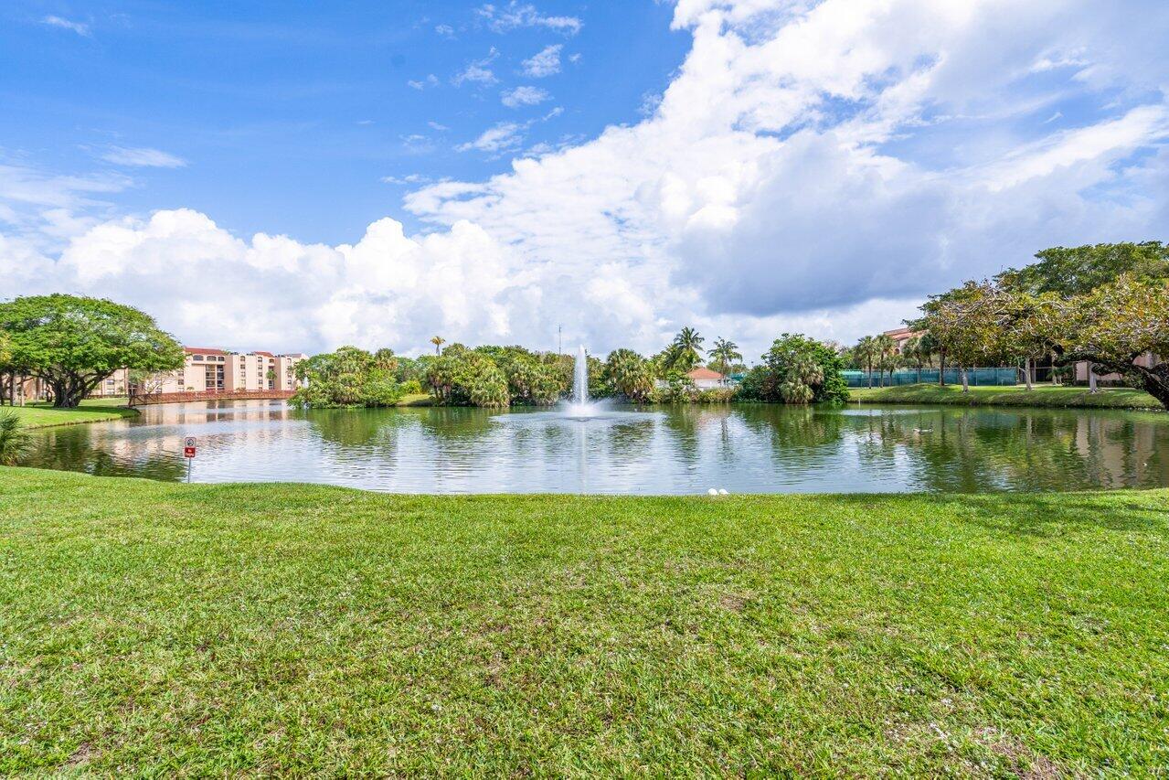 2455 Lindell Boulevard 3402