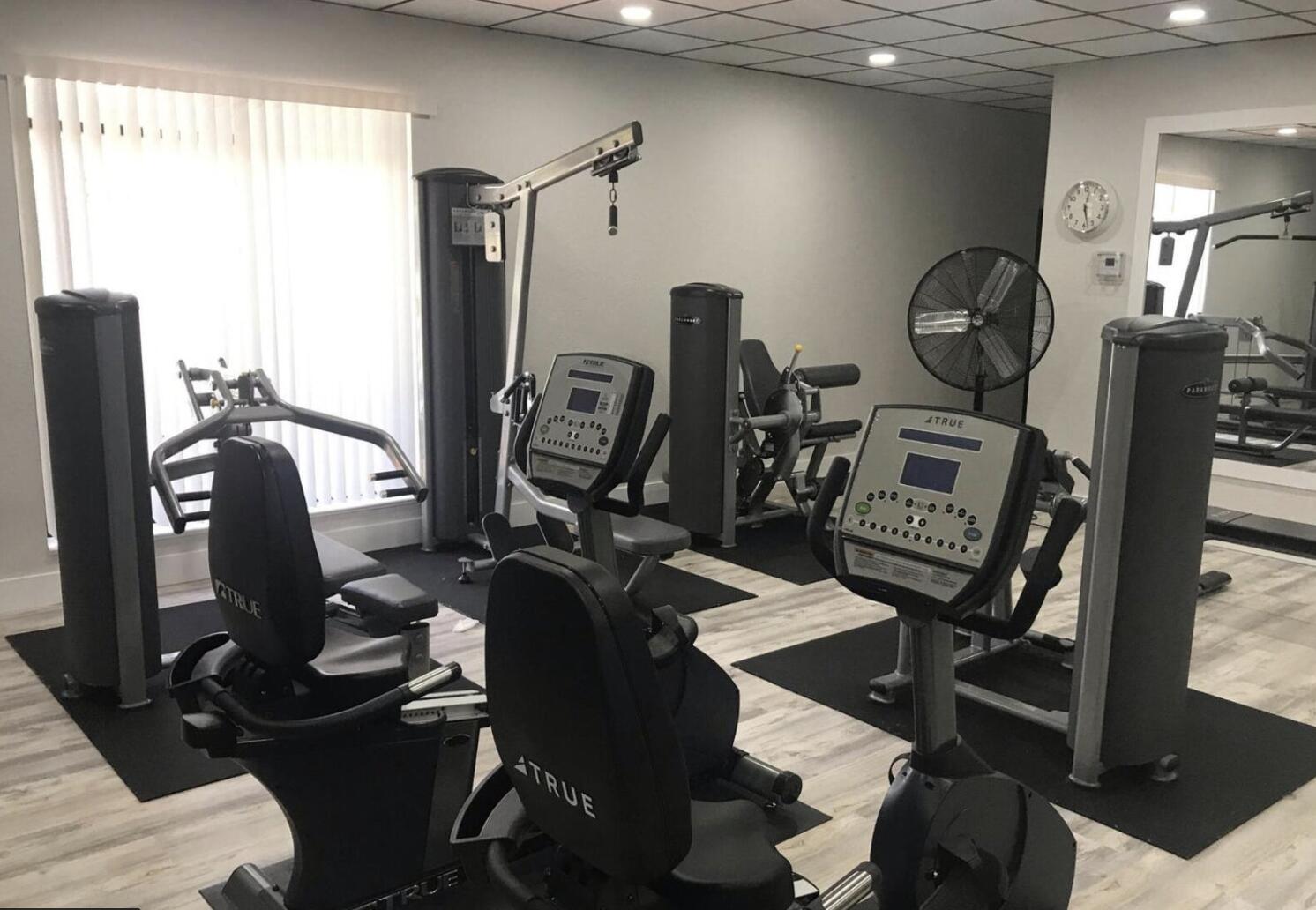 2455 Lindell Boulevard 3402