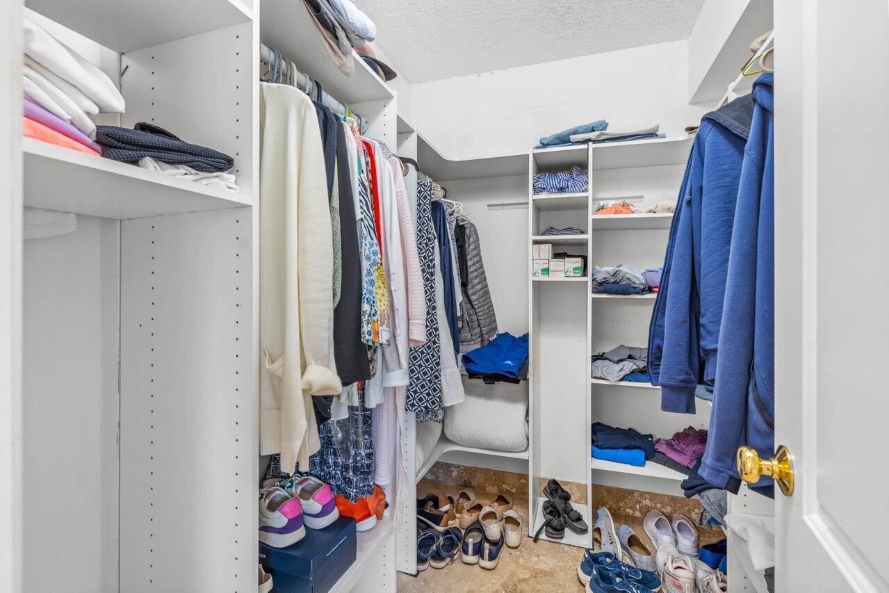 2455 Lindell Boulevard 3402