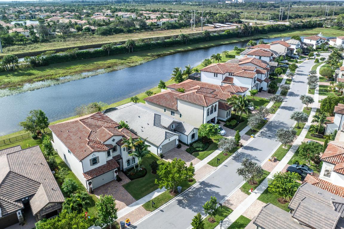 8475 Grand Prix Lane, Boynton Beach