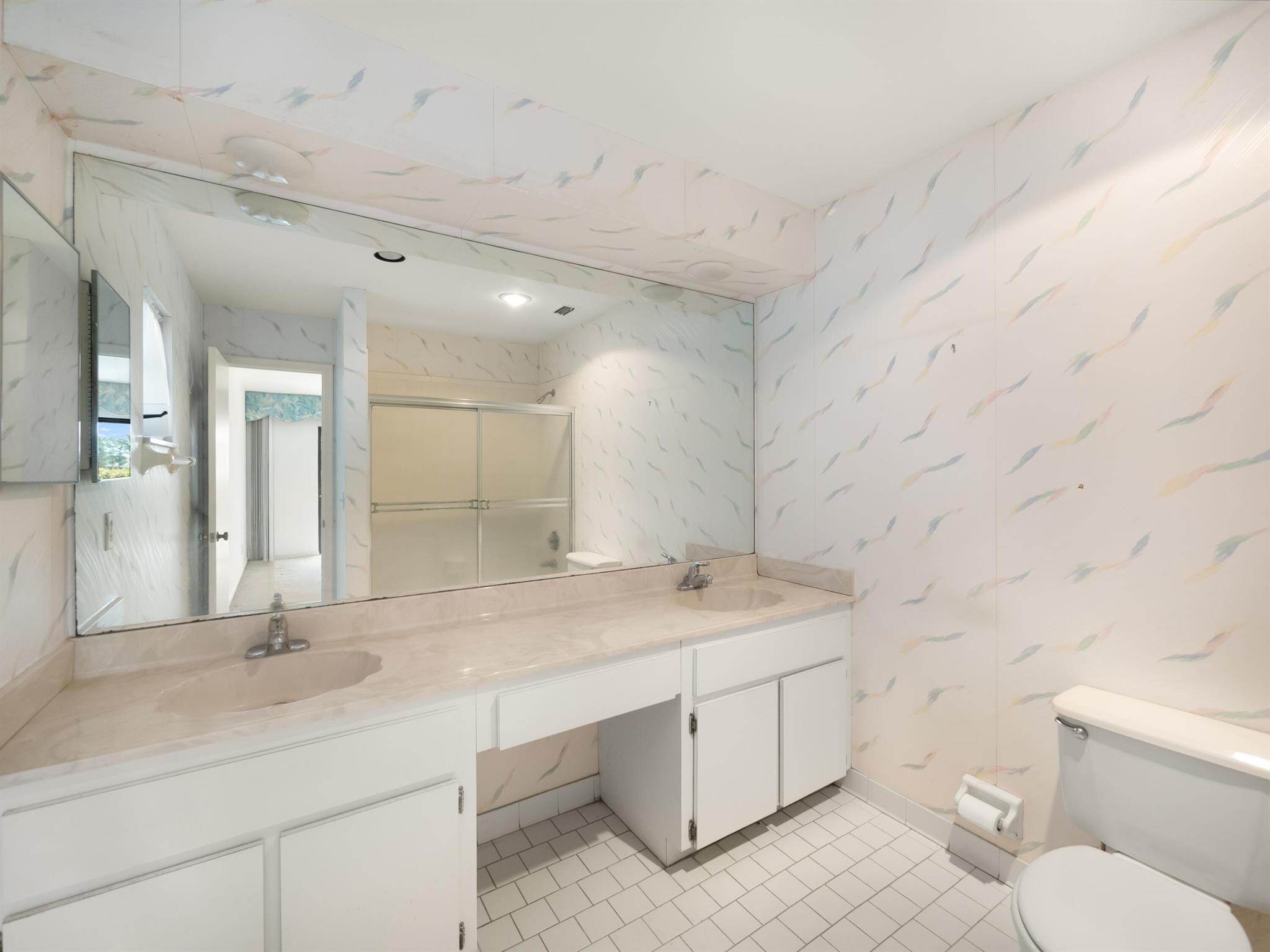 13731 Eastpointe Way