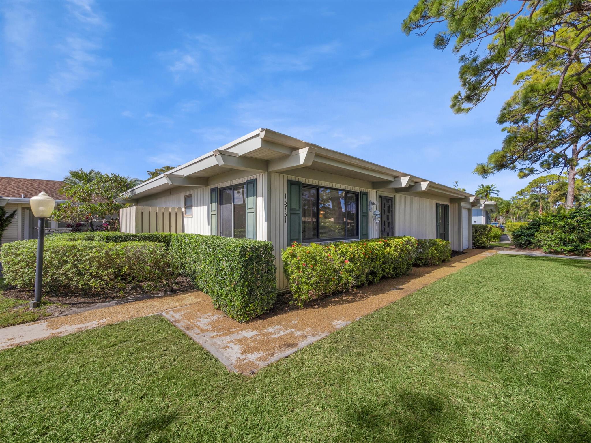 13731 Eastpointe Way