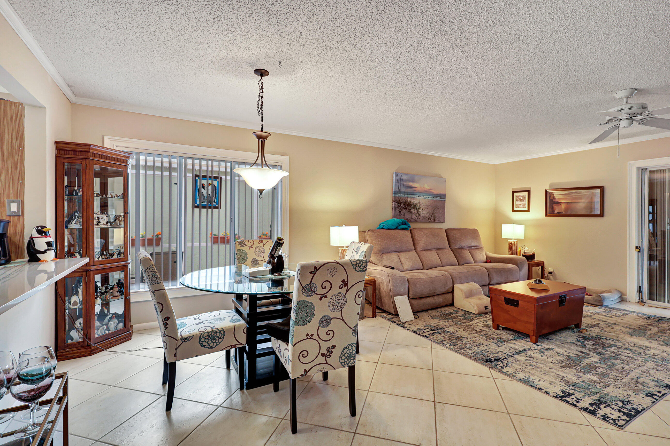 5162 Mirror Lakes Boulevard