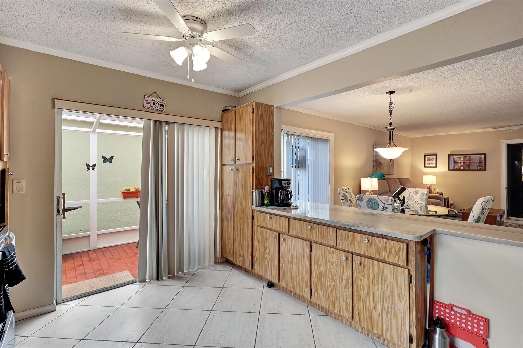 5162 Mirror Lakes Boulevard