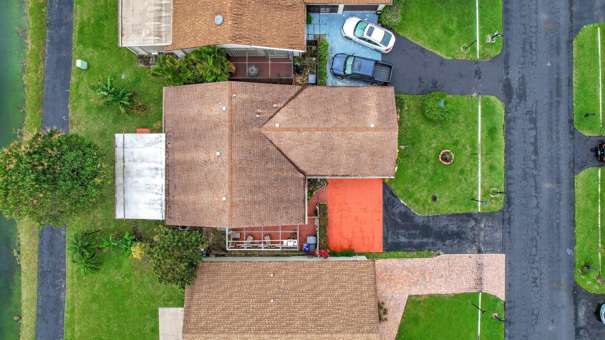 5162 Mirror Lakes Boulevard