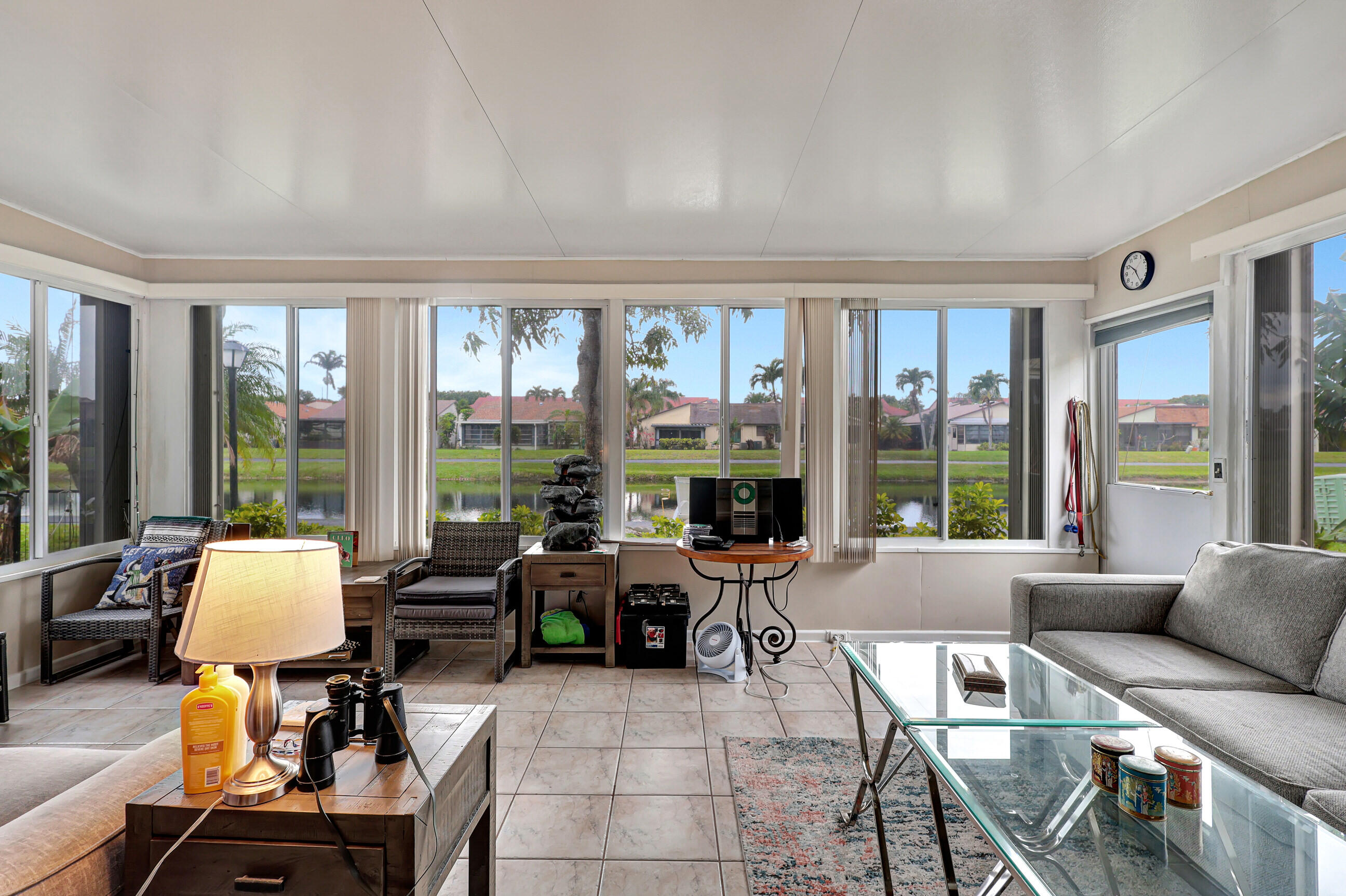 5162 Mirror Lakes Boulevard