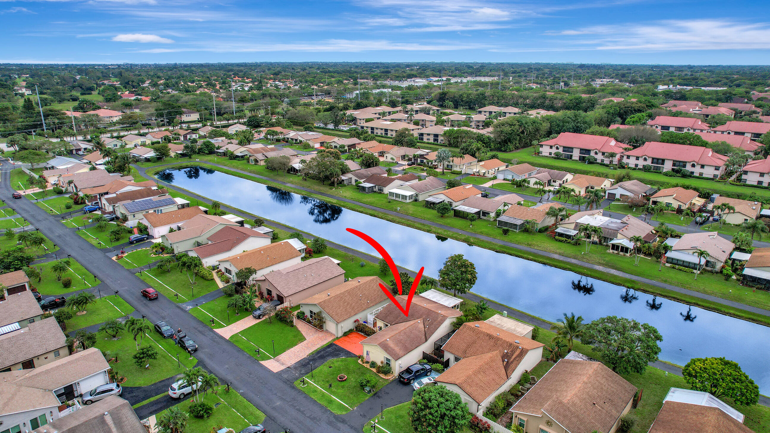 5162 Mirror Lakes Boulevard