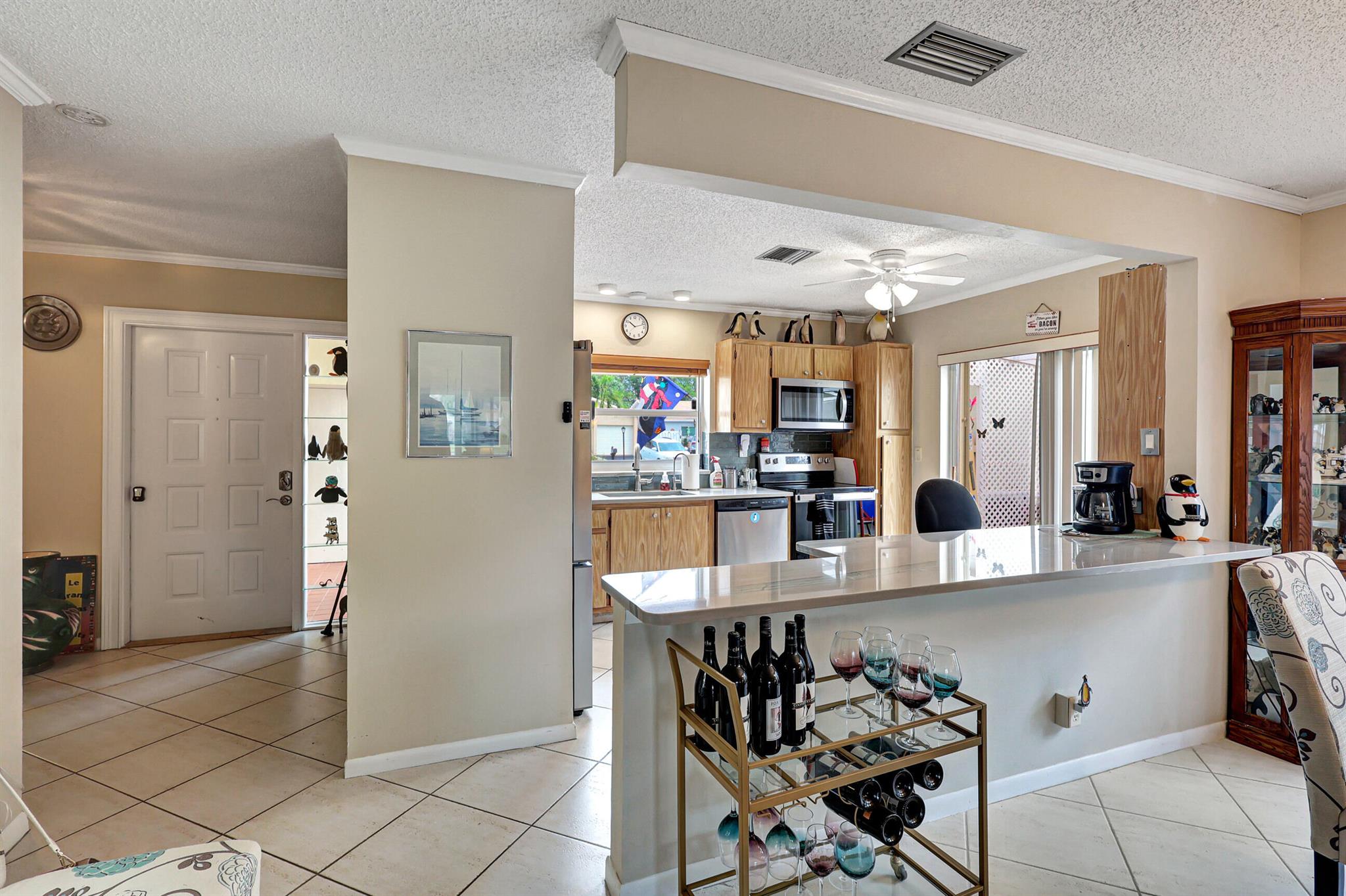 5162 Mirror Lakes Boulevard