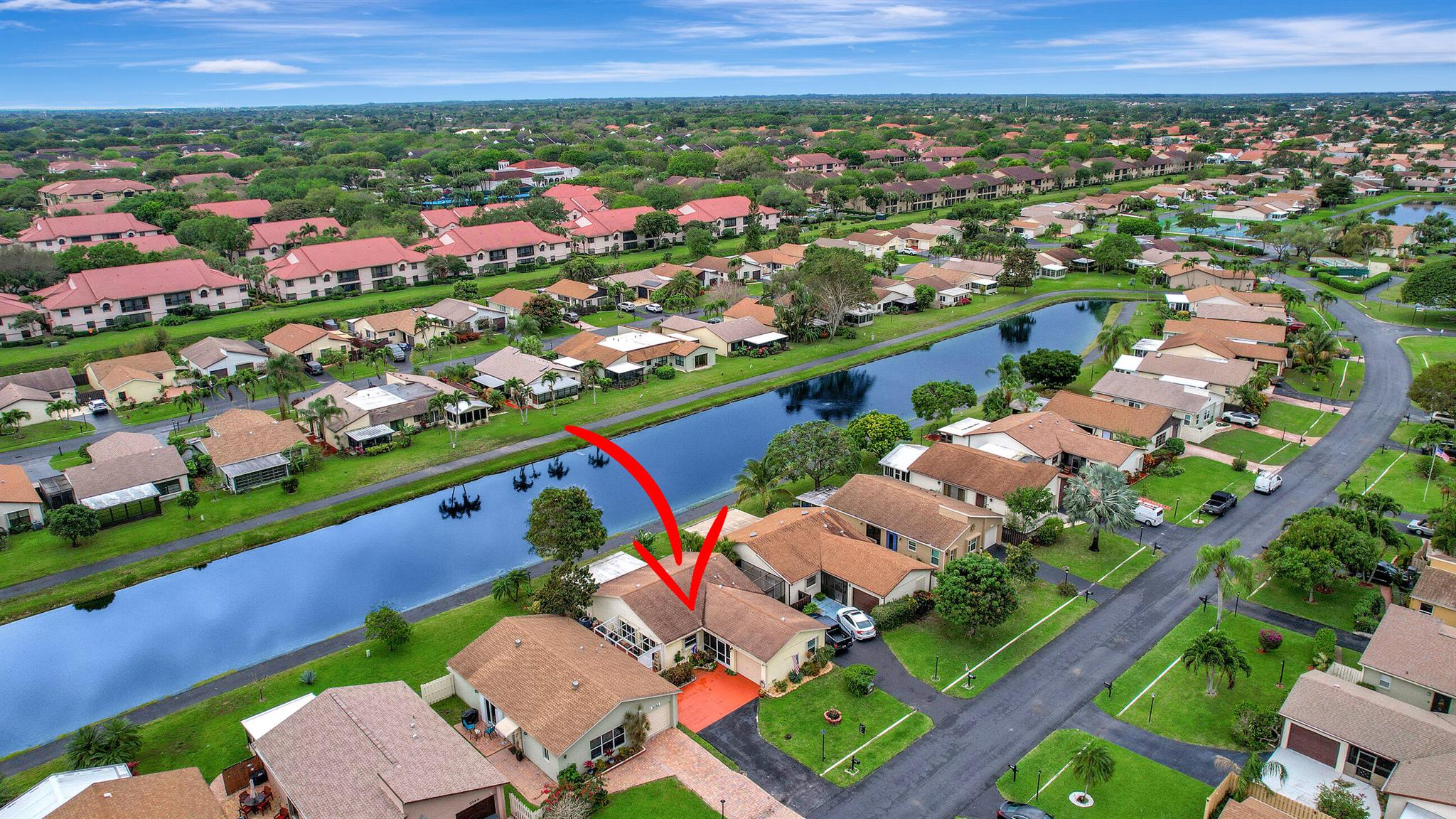 5162 Mirror Lakes Boulevard