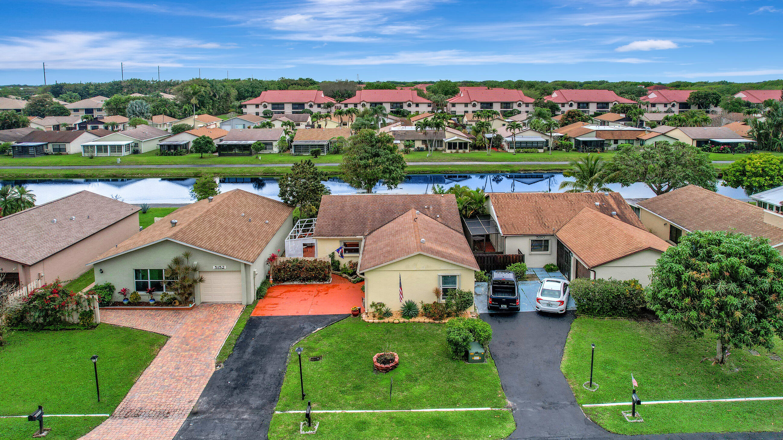 5162 Mirror Lakes Boulevard