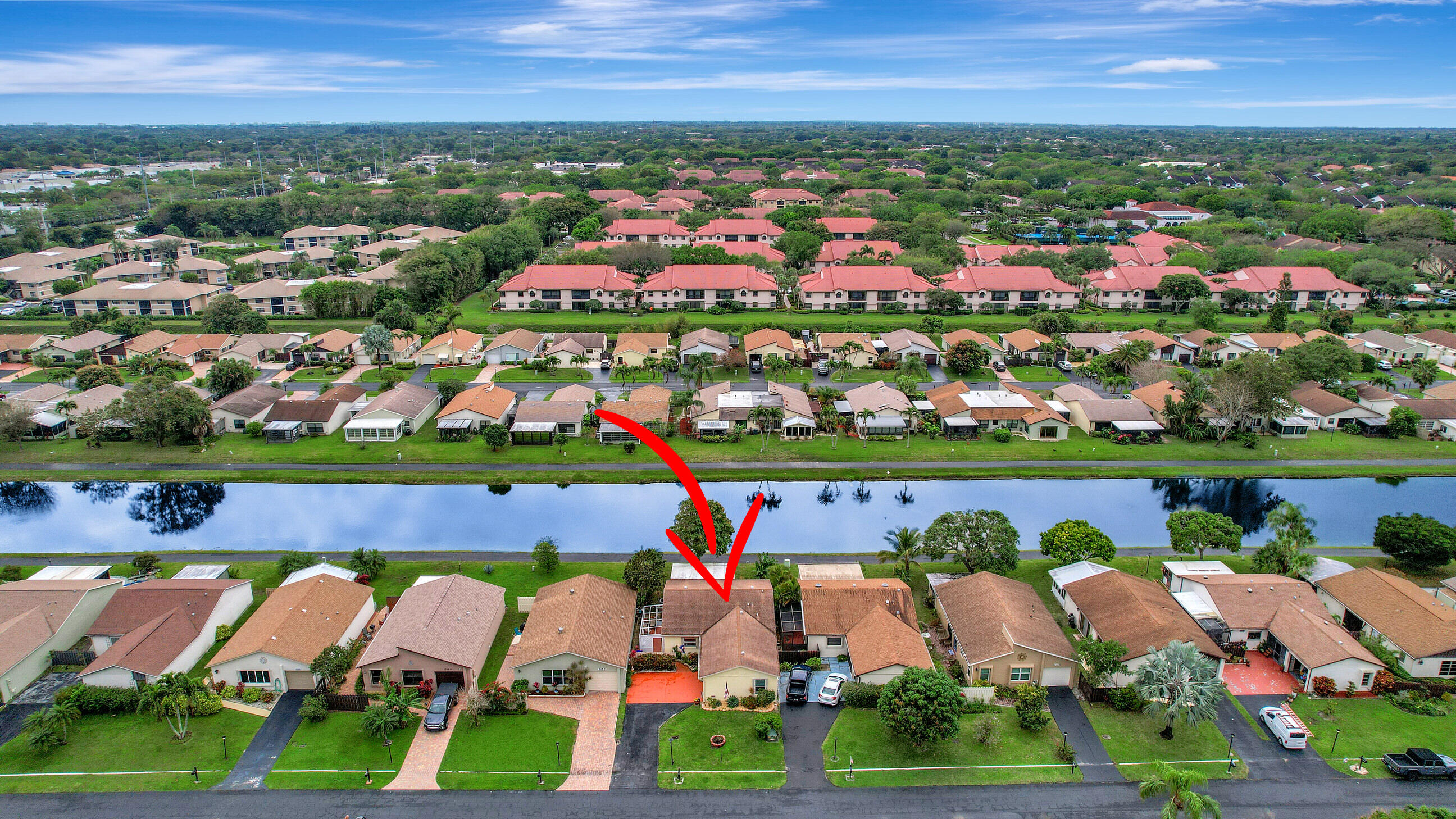 5162 Mirror Lakes Boulevard