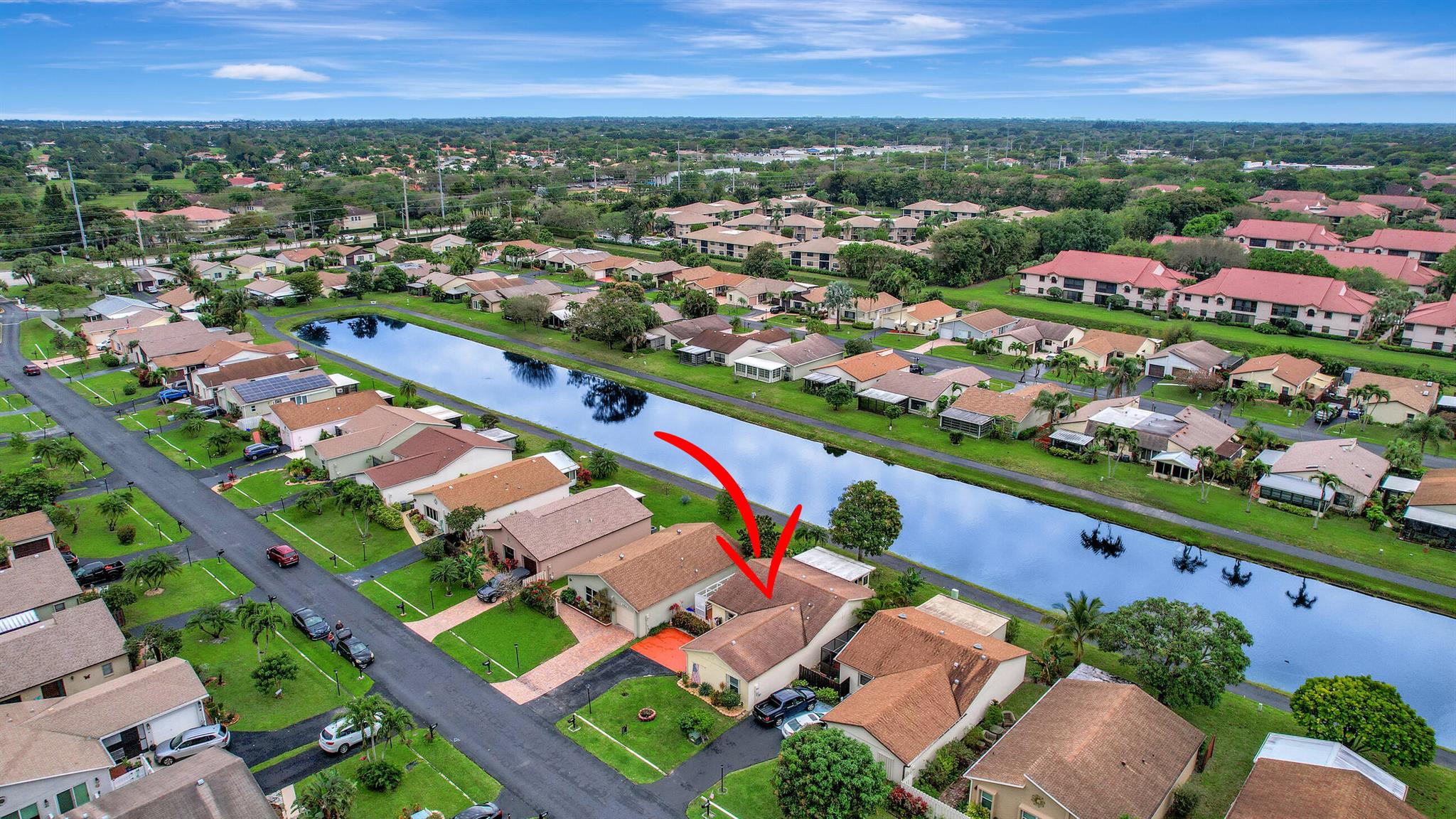 5162 Mirror Lakes Boulevard