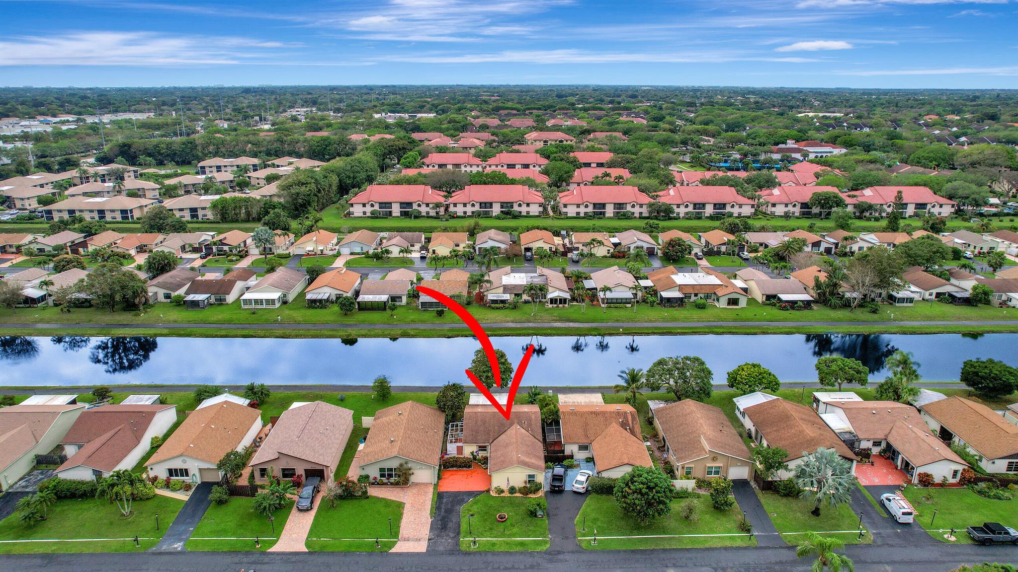 5162 Mirror Lakes Boulevard