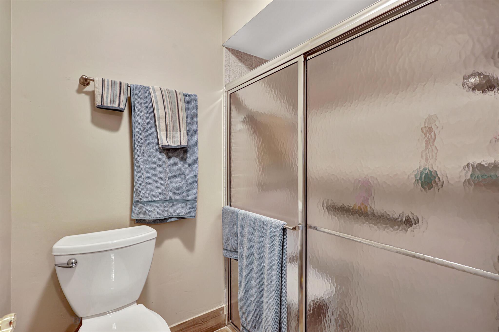 5162 Mirror Lakes Boulevard