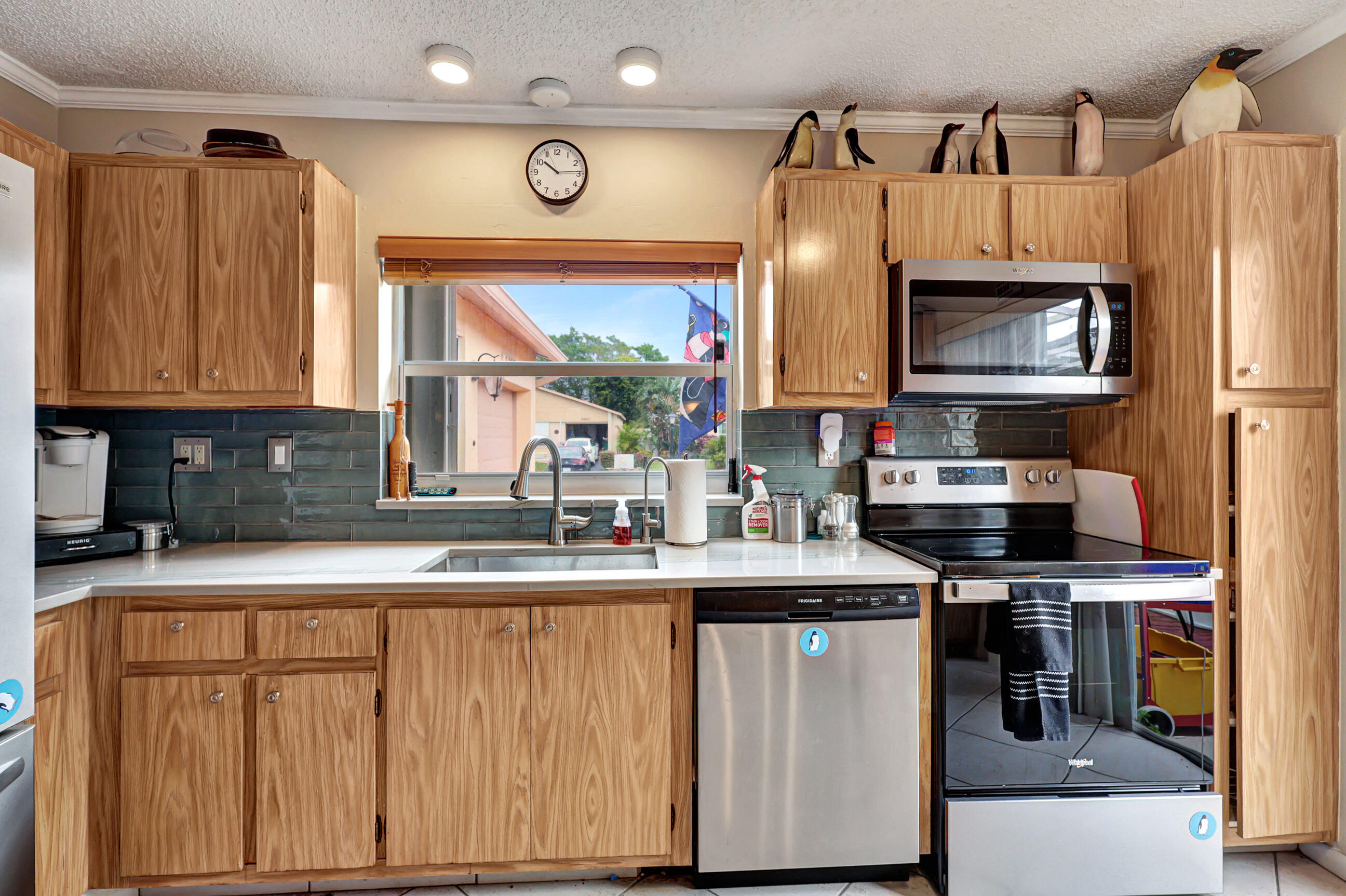 5162 Mirror Lakes Boulevard